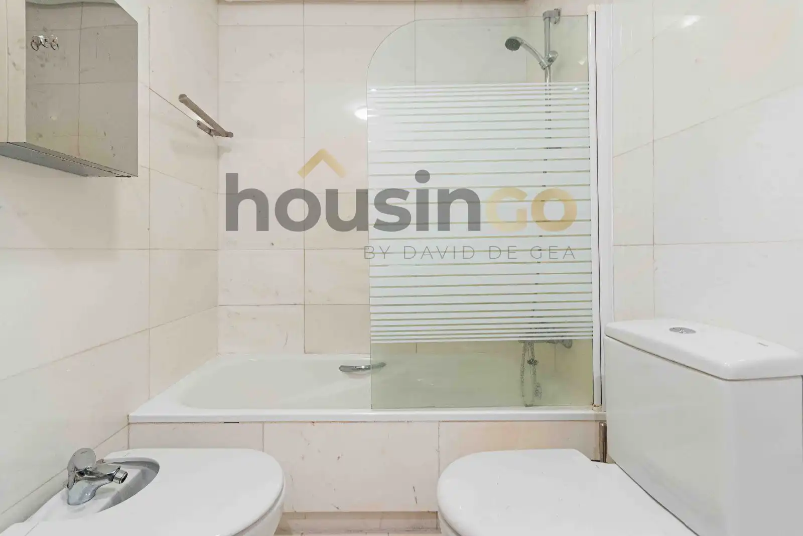 Badezimmer von Wohnung zur Miete in Madrid mit Klimaanlage, Heizung und Abstellraum