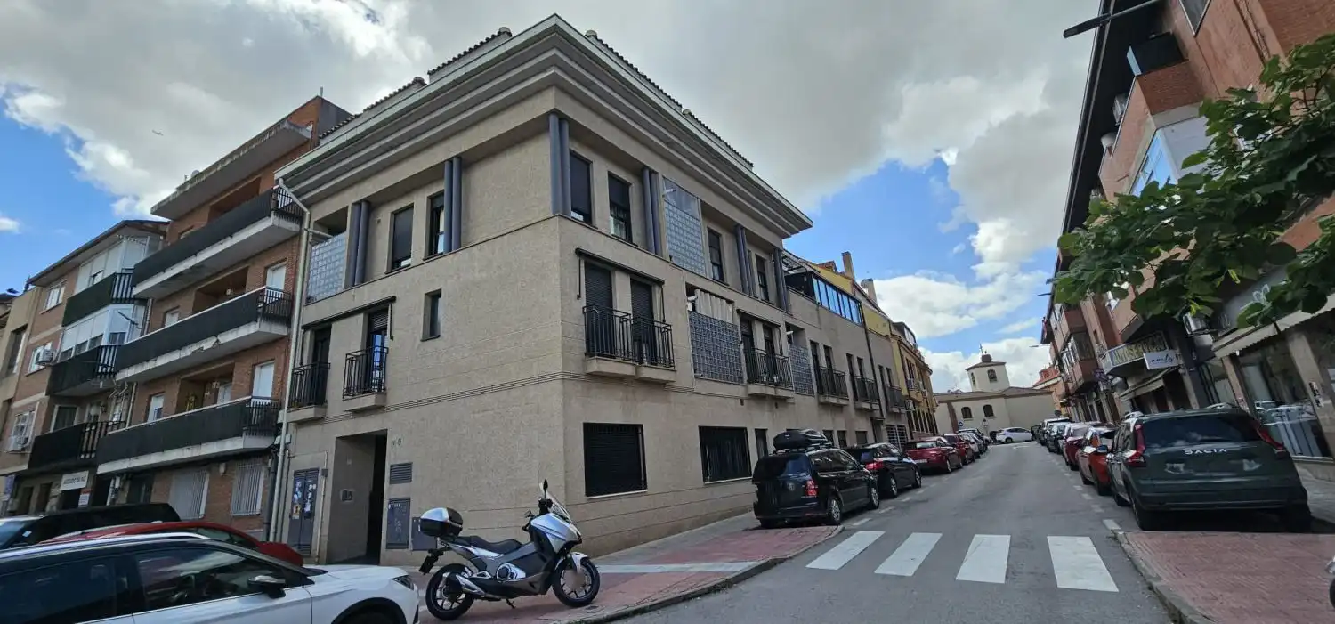 Vista exterior de Piso en venta en Velilla de San Antonio con Aire acondicionado, Terraza y Trastero