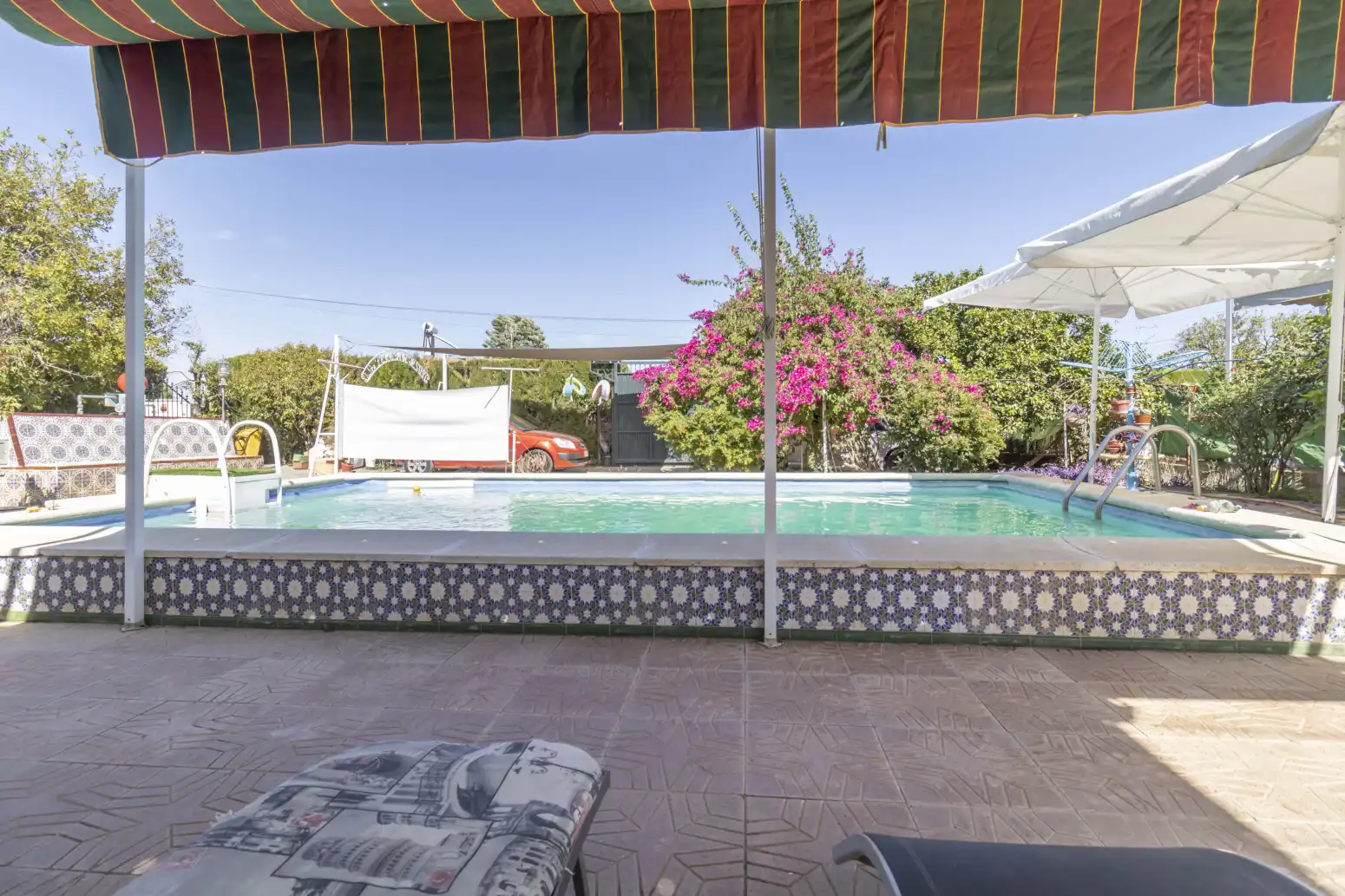 Schwimmbecken von Haus oder Chalet zum Verkauf in Espartinas mit Klimaanlage, Terrasse und Schwimmbad