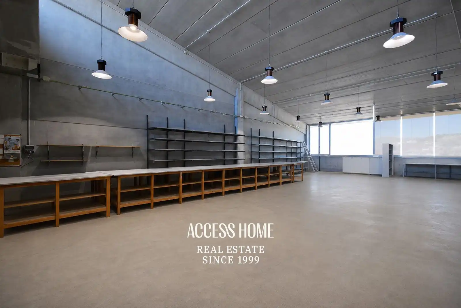Nave industrial con ascensor en venta en Canyet - Pomar, imagen 2