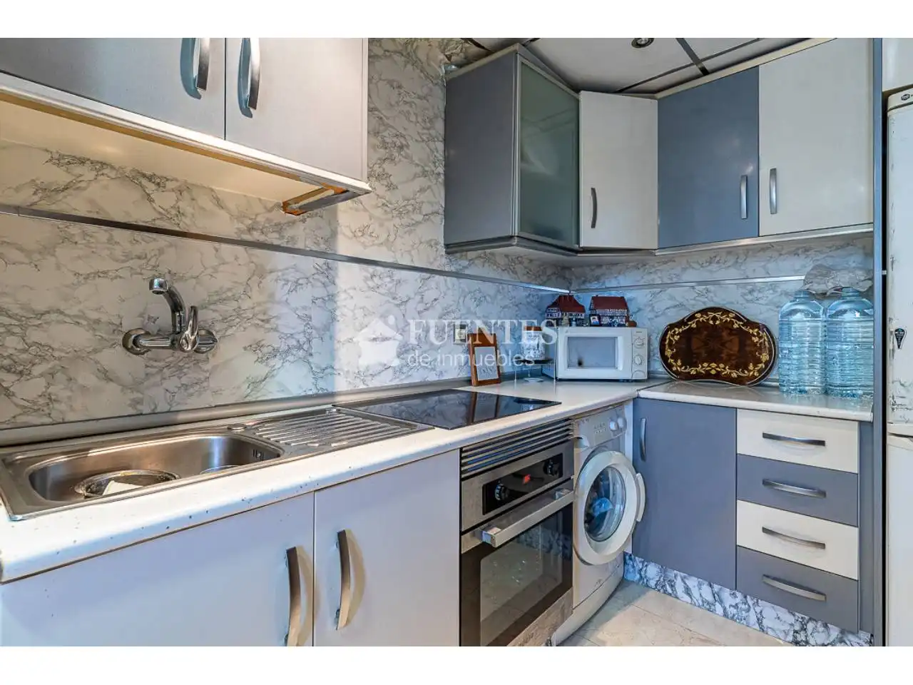 Kitchen of Flat for sale in Alicante / Alacant  with Furnished, Balcony and Alarm