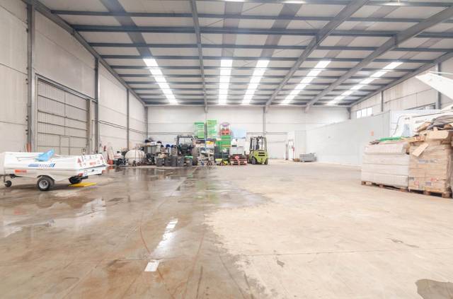 Nave industrial en Venta en Calle Marcelino Camacho en Fresno