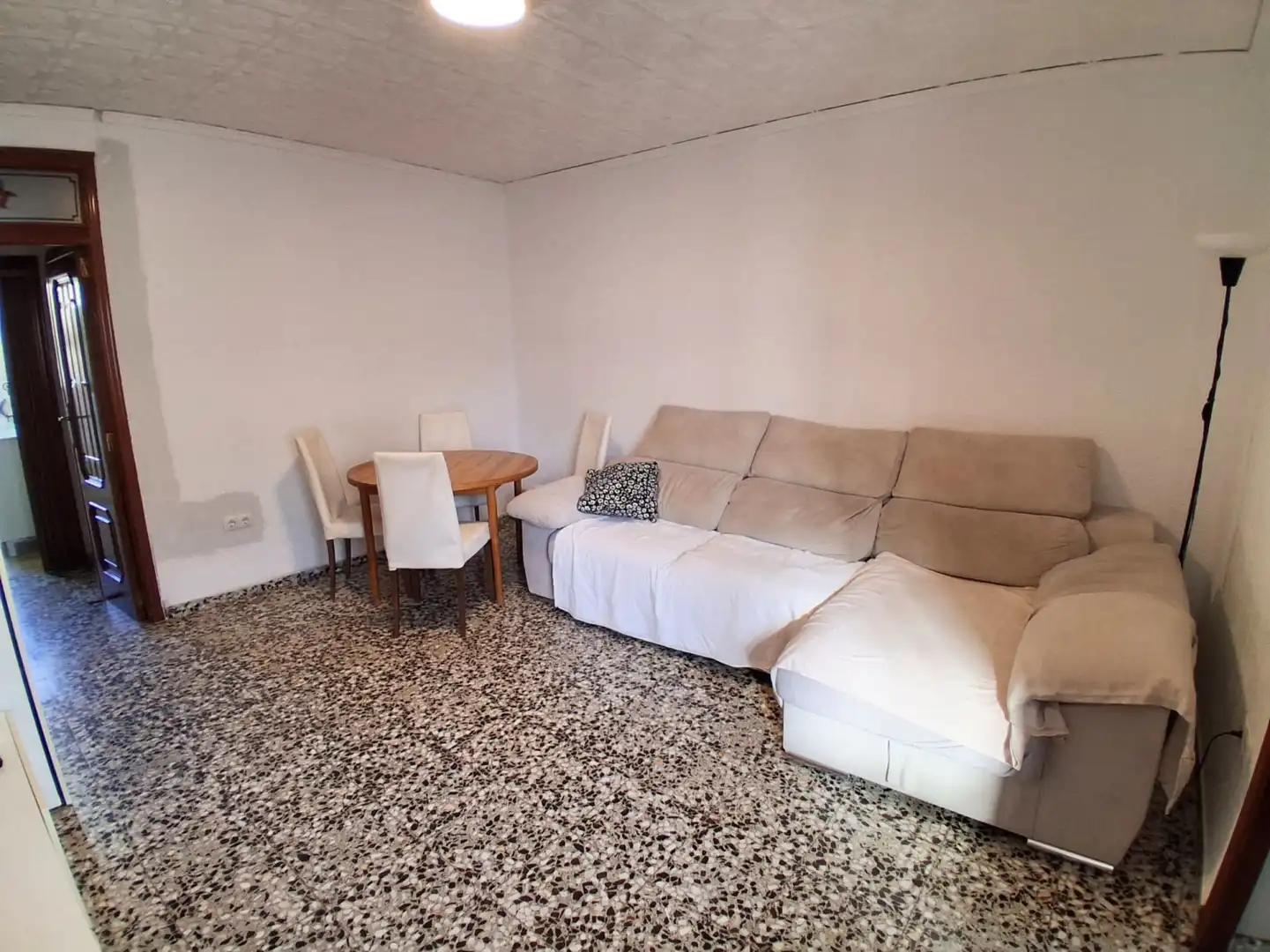 Sala d'estar de Pis en venda en Valencia amb Aire condicionat i Balcó