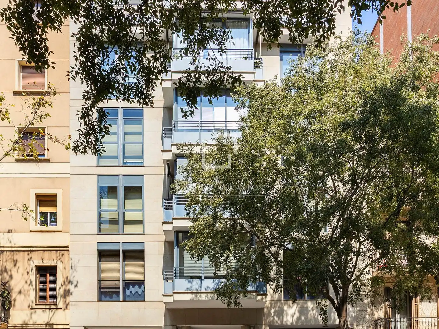 Vista exterior de Àtic en venda en Barcelona amb Aire condicionat, Calefacció i Terrassa