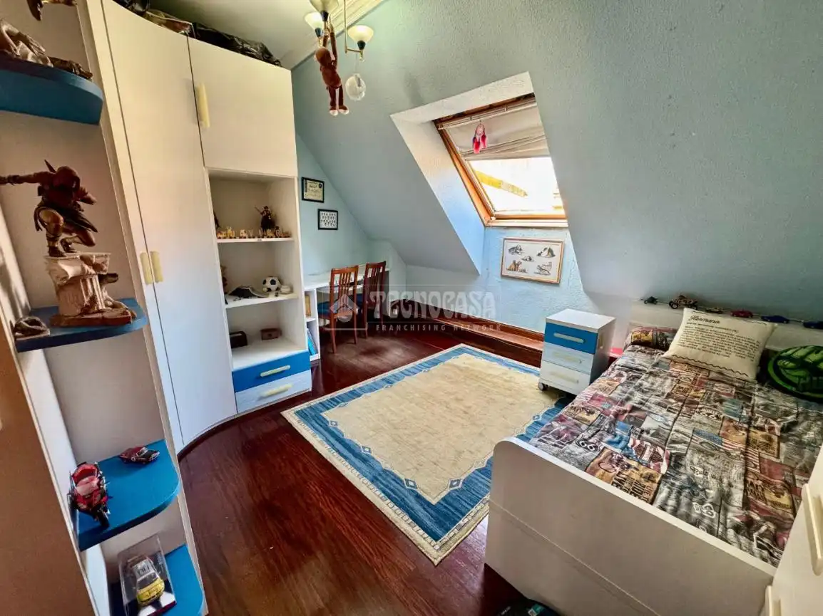 Habitación de Piso en venta en El Astillero   con Calefacción, Parquet y Terraza