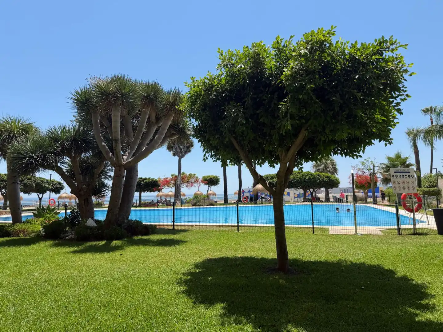 Schwimmbecken von Wohnung zum Verkauf in Torremolinos mit Klimaanlage, Terrasse und Gemeinschaftspool