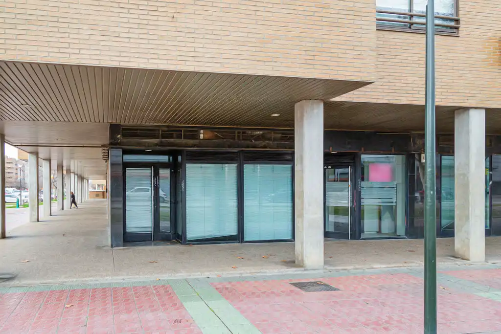 Local comercial en venda a Av Gómez de Avellaneda, imagen 19