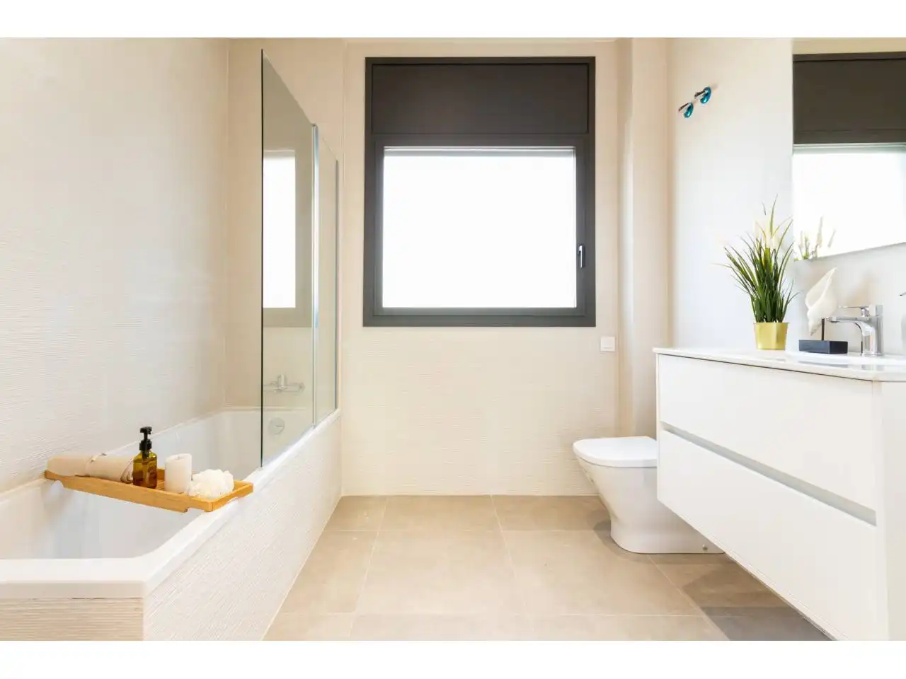 Baño de Casa adosada en venta en Sant Fruitós de Bages con Aire acondicionado, Calefacción y Jardín privado