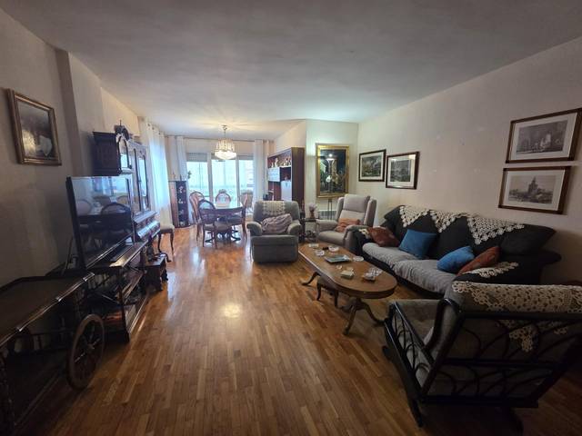 Piso en Venta en Avenida RUIZ JARABO en Ensanche - Fuenfresca