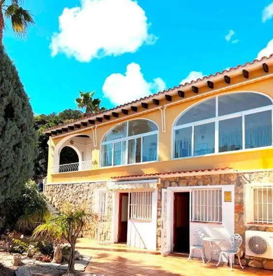 Vista exterior de Casa o chalet en venta en Calpe / Calp con Aire acondicionado, Calefacción y Jardín privado