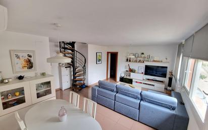 Living room of Attic for sale in El Masnou  with Terrace, Storage room and Balcony