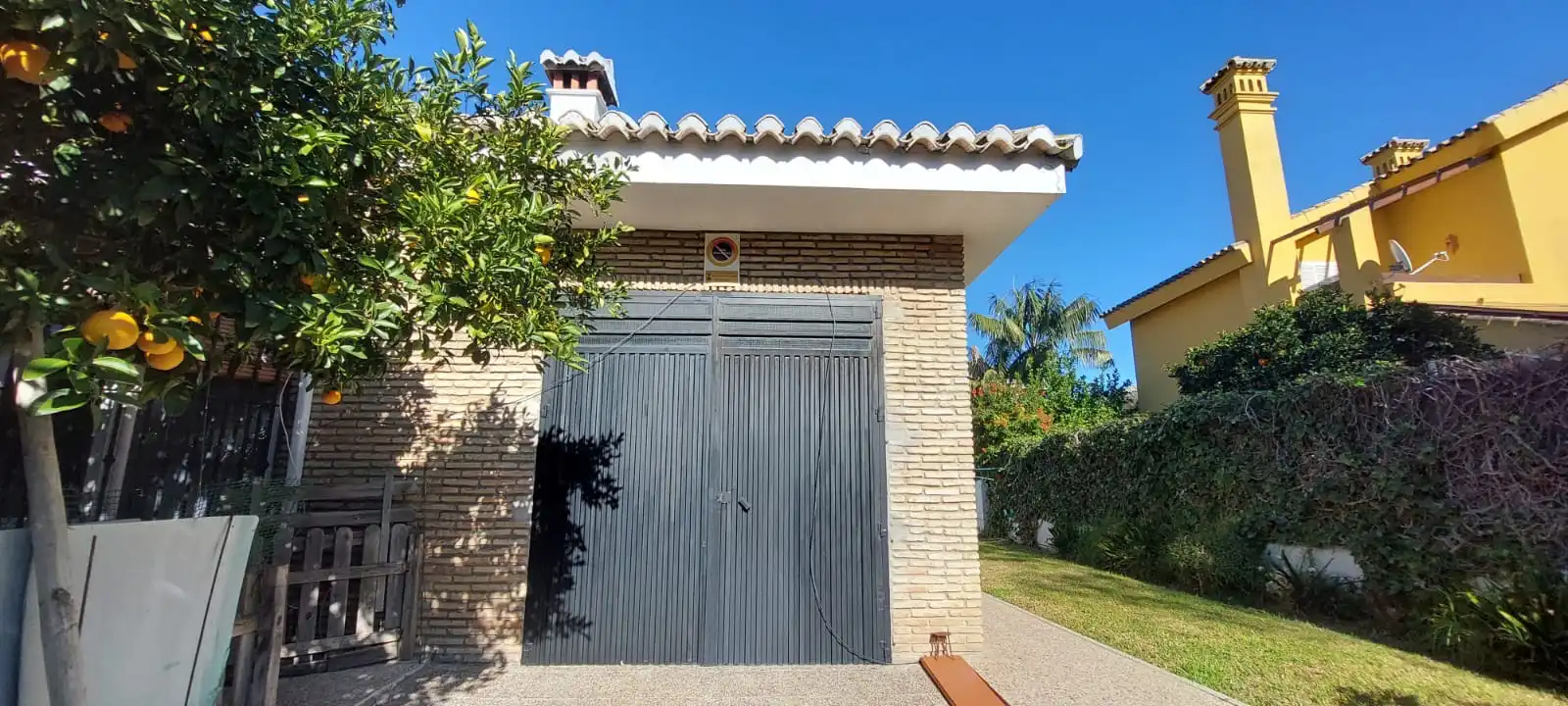 Chalet con terraza en venta en Calle de las Petunias, imagen 2