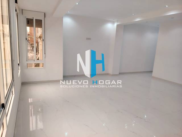 Piso en Alquiler en Carrer Poeta Verdaguer en Hospital - Plaza del Real