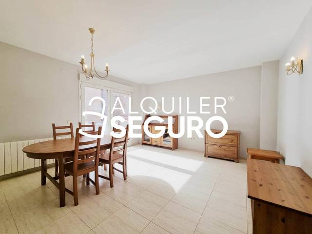 Piso en Alquiler en De la Pedriza en Casco Antiguo
