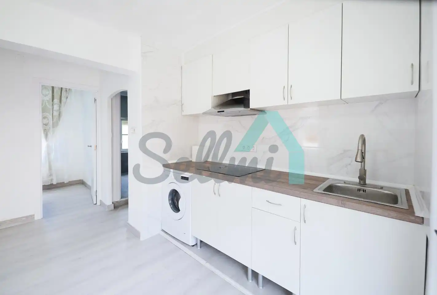 Küche von Wohnung zum Verkauf in Aller mit Terrasse