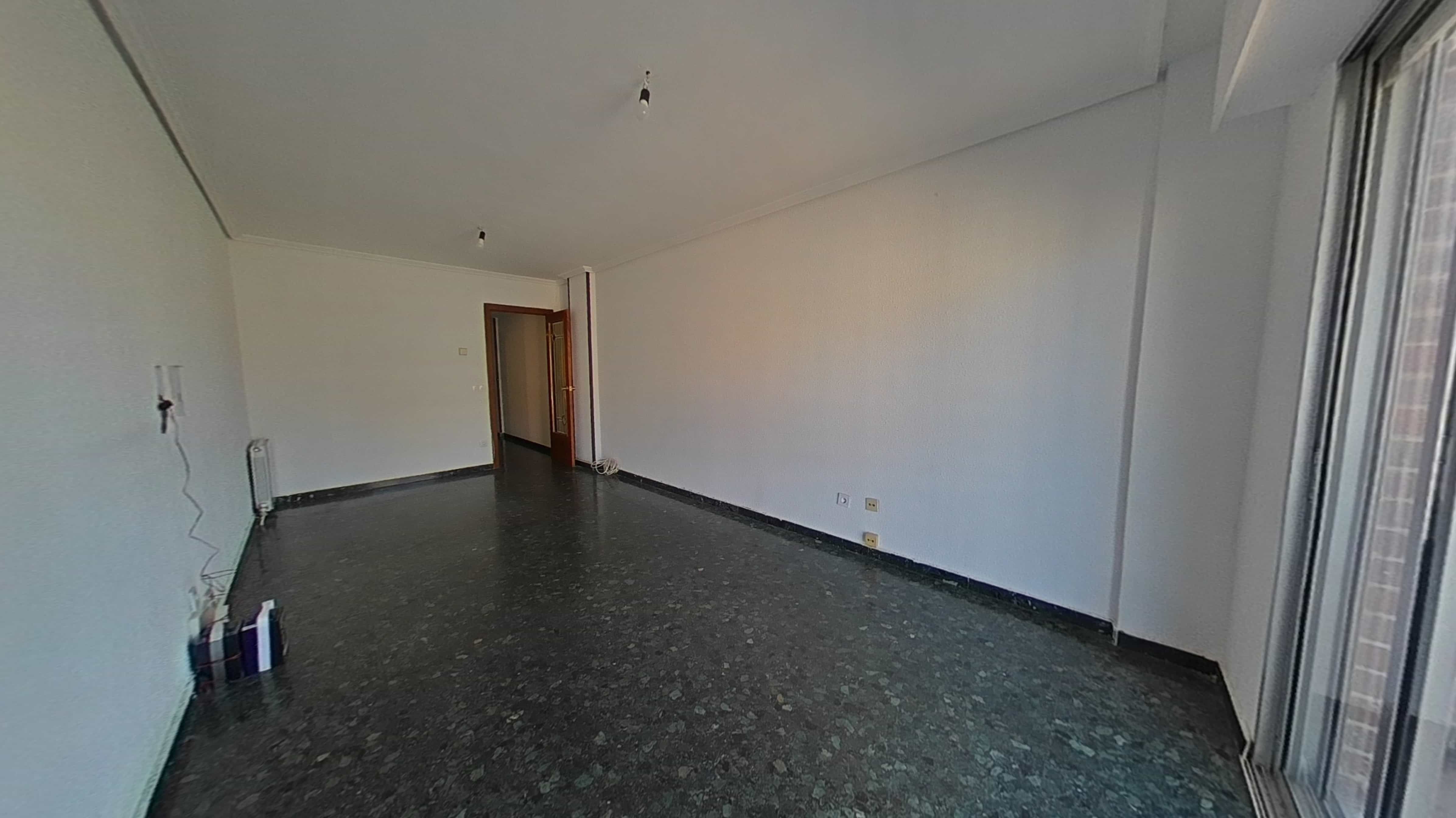 Flat for sale in  Zaragoza Capital  with Heating