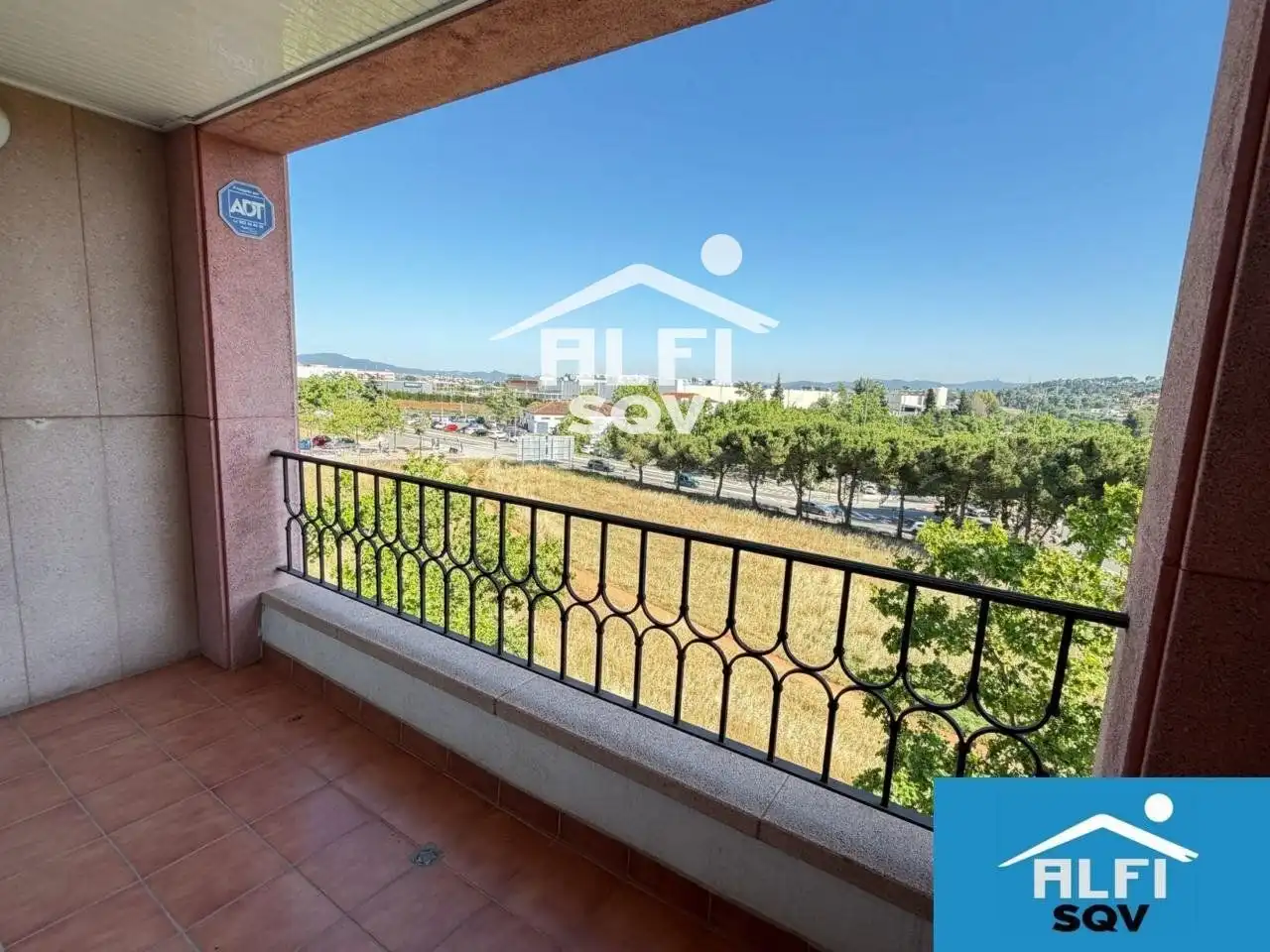 Vista exterior de Dúplex en venda en Sant Quirze del Vallès amb Calefacció, Terrassa i Piscina