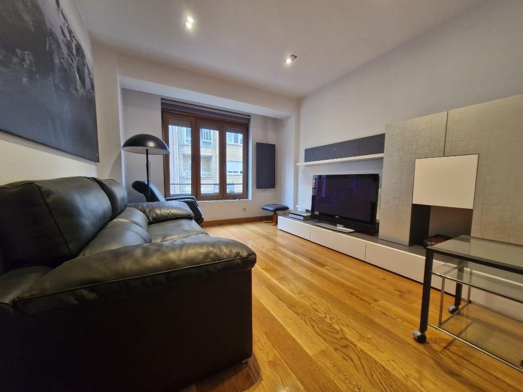 Sala d'estar de Pis en venda en Torrelavega  amb Parquet