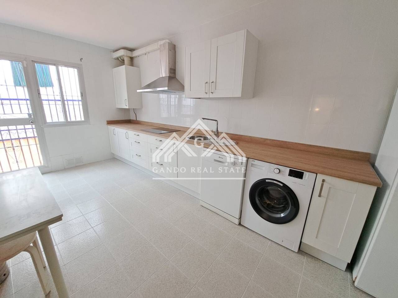 Cuina de Casa o xalet de lloguer en Dos Hermanas amb Aire condicionat