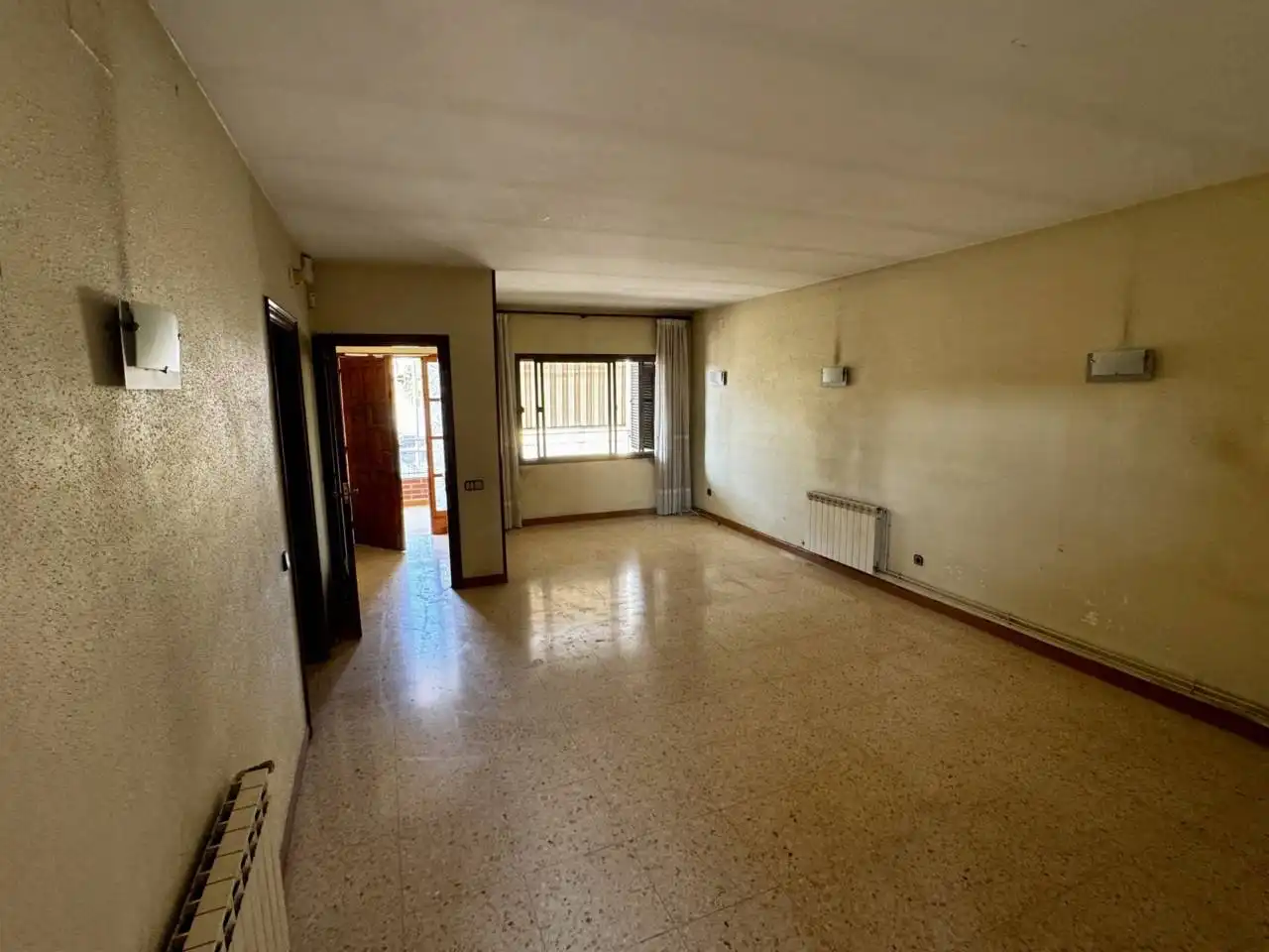 Sala d'estar de Pis en venda en Rubí amb Calefacció, Terrassa i Balcó