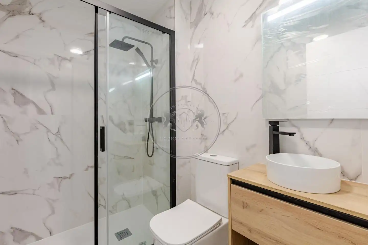 Baño de Piso en venta en Madrid con Aire acondicionado y Alarma