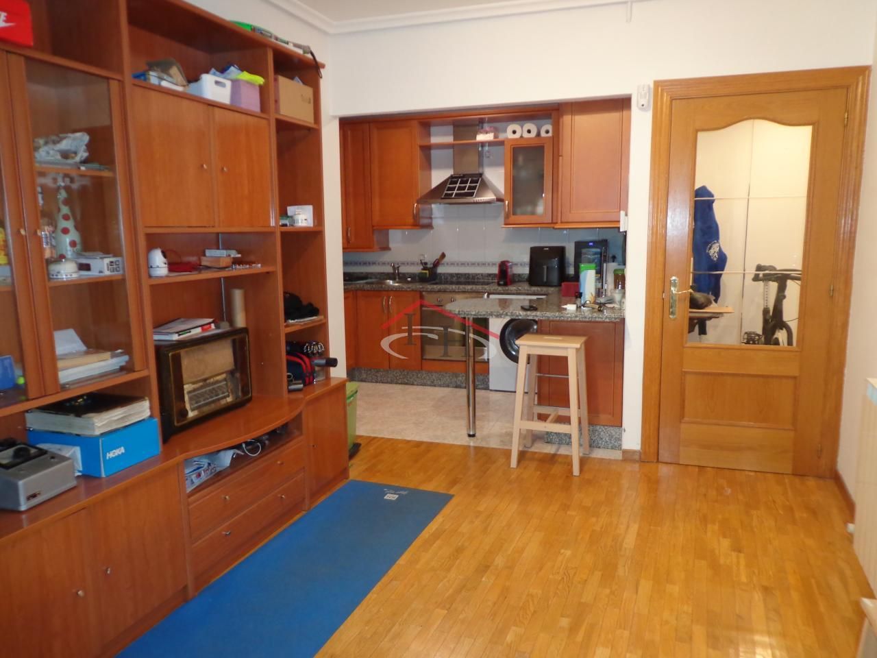 Cuina de Apartament en venda en León Capital  amb Calefacció, Parquet i Traster