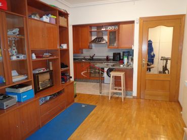 Apartment with lift for sale in RAMIRO III