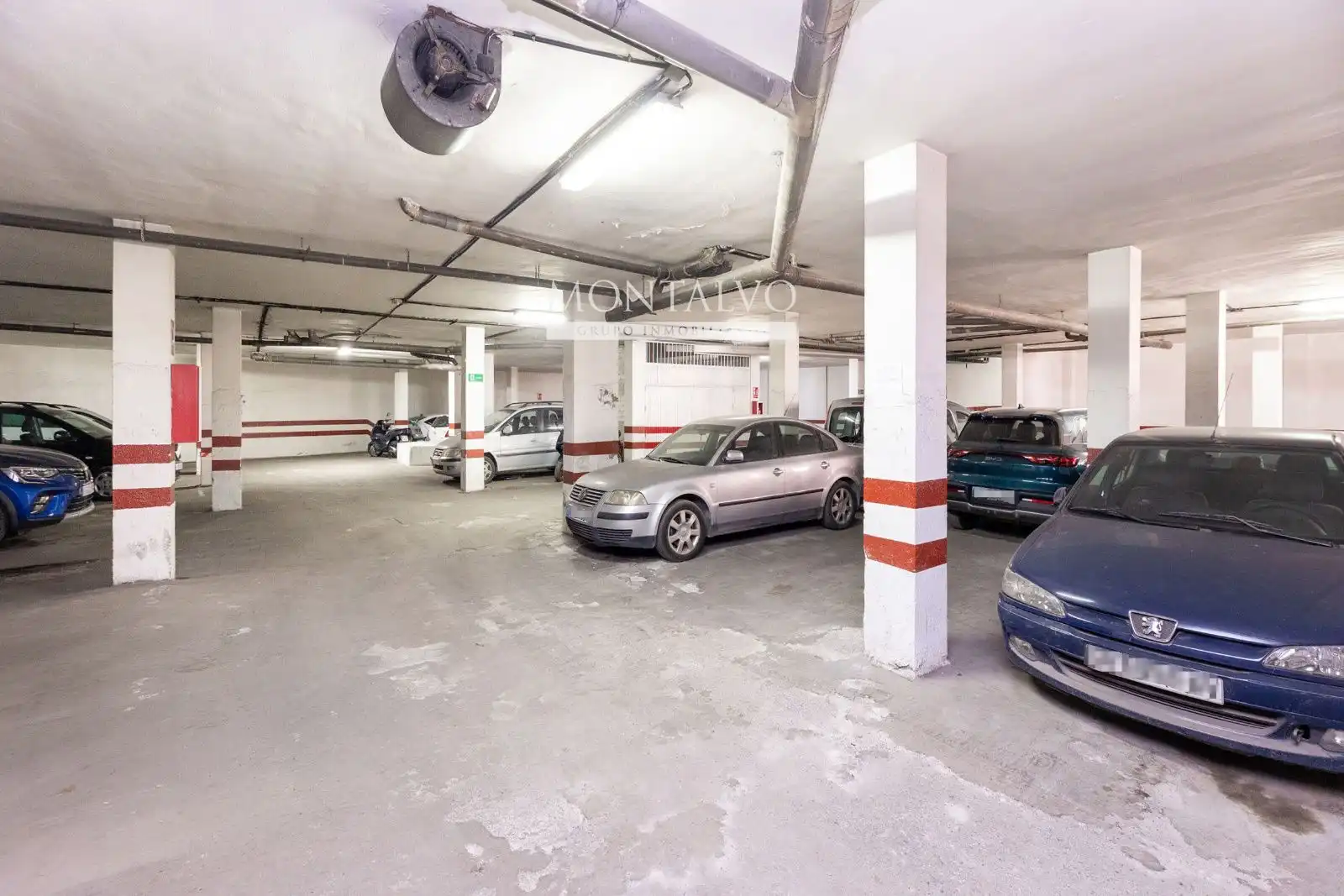 Parkplatz von Wohnung zum Verkauf in La Zubia mit Klimaanlage