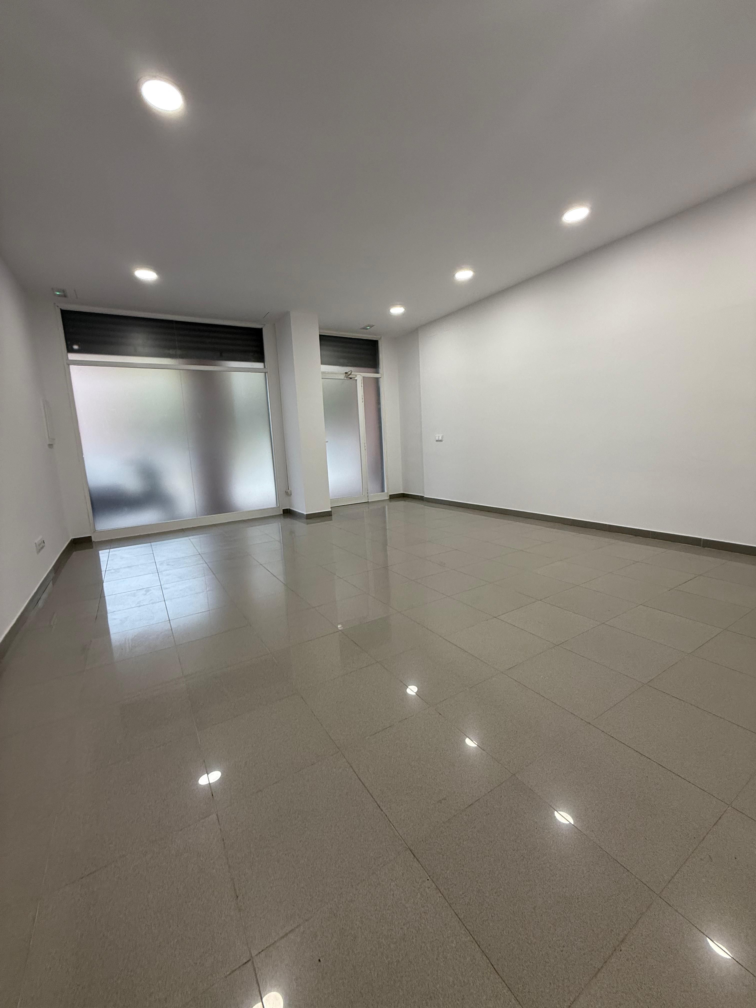 Local en venda en Badalona