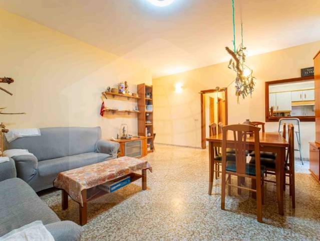 Piso en Venta en Calle Héroe de Sostoa, 45 en Parque Ayala - Jardín de la Abadía - Huelín