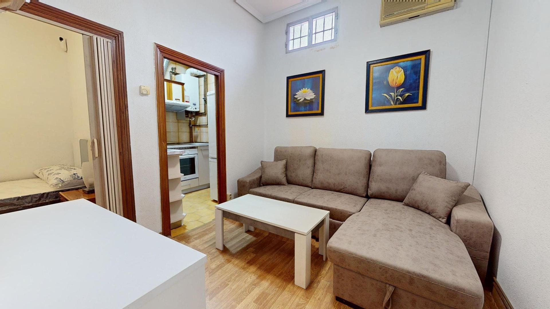 Flat for sale in Calle SOMBRERERIA, Embajadores - Lavapiés
