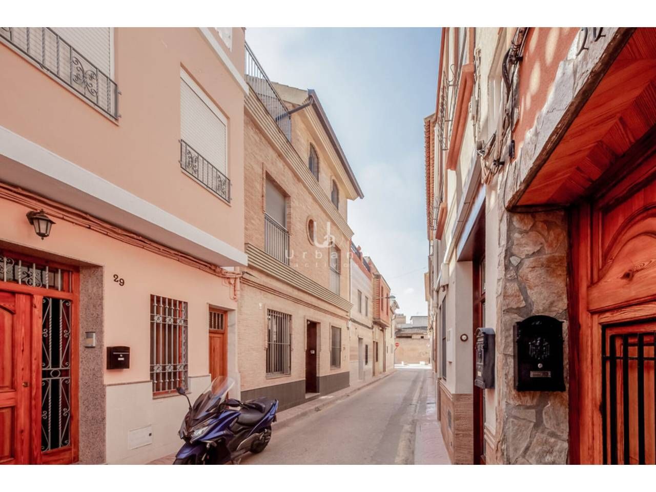 Vista exterior de Casa adosada en venta en Albal con Aire acondicionado, Parquet y Terraza