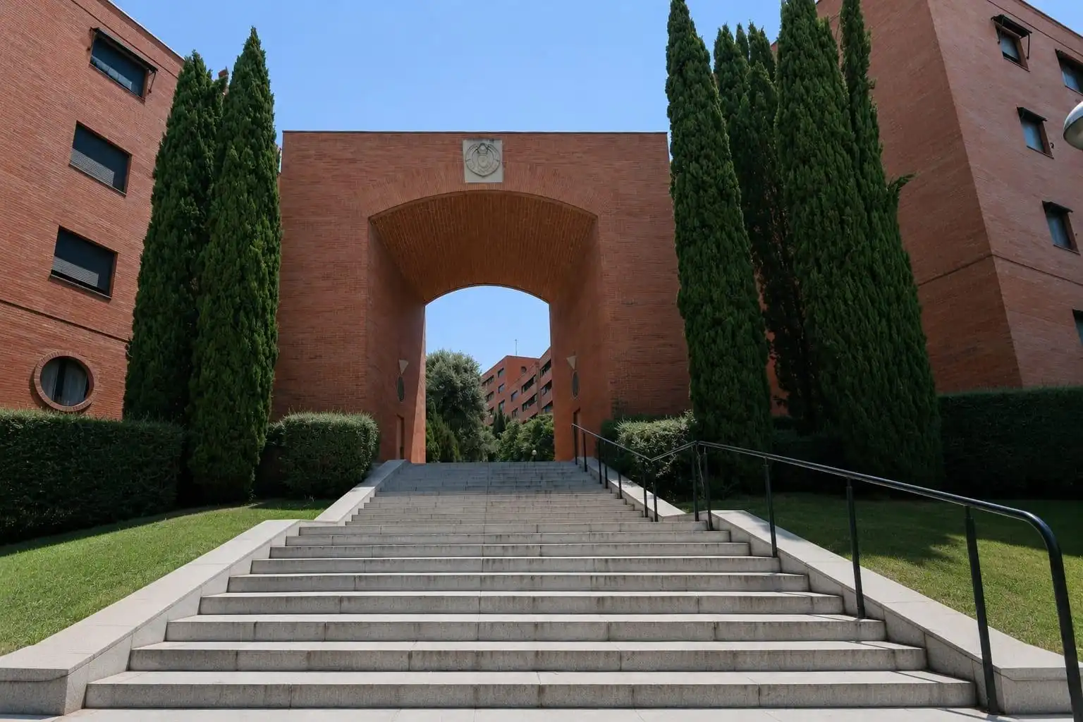 Vista exterior de Piso de alquiler en Madrid con Calefacción, Jardín privado y Terraza