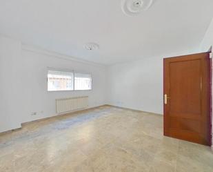 Dormitori de Dúplex en venda en  Madrid Capital amb Calefacció, Terrassa i Forn
