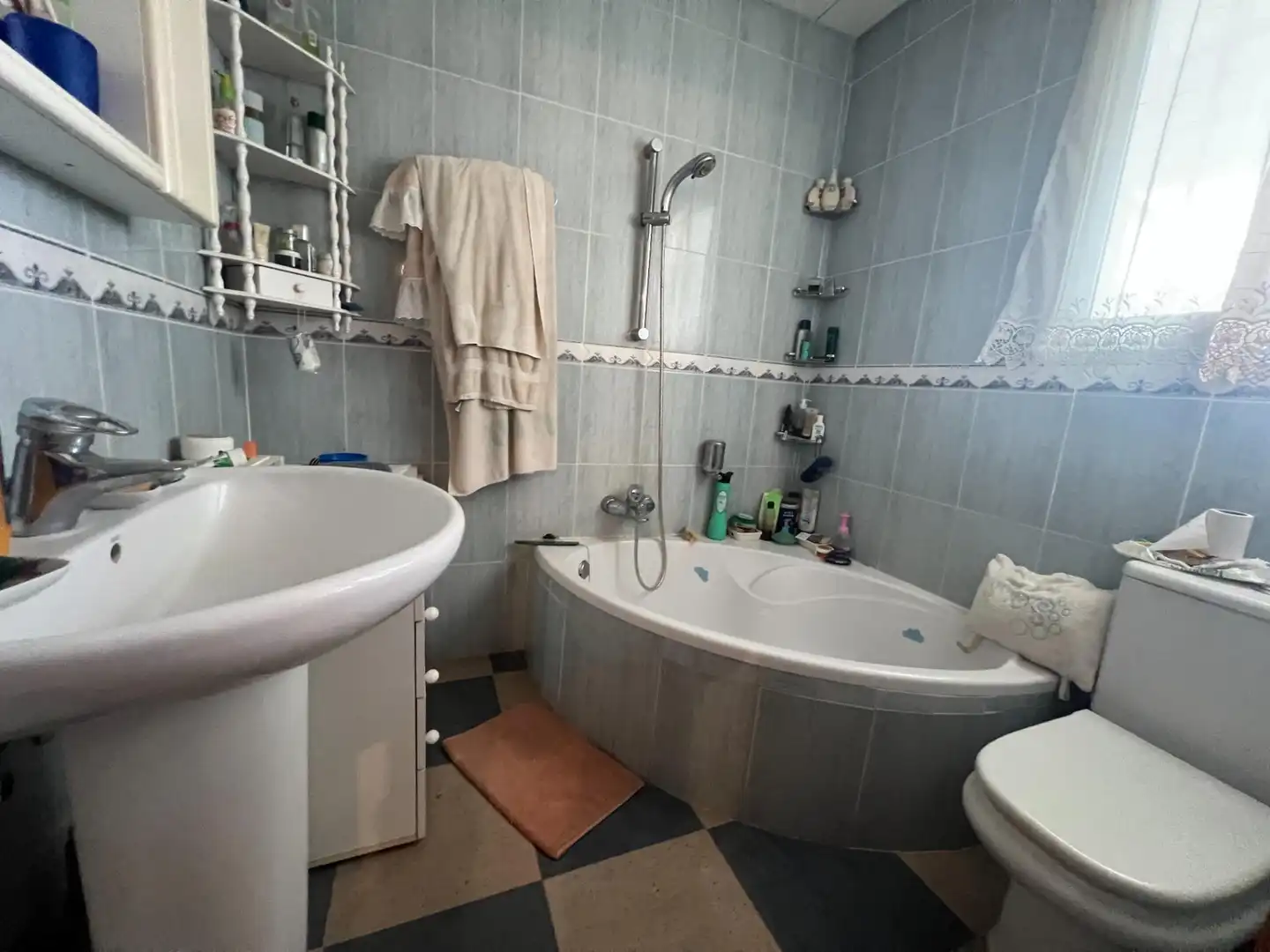 Bany de Casa o xalet en venda en Cártama amb Aire condicionat, Calefacció i Jardí privat