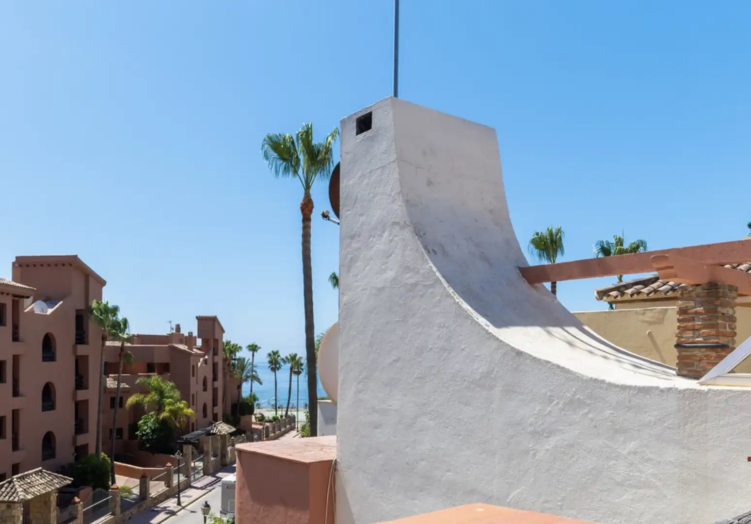 Exterior view of Detached homes for sale in Estepona  with Air Conditioner, Heating and Terrace