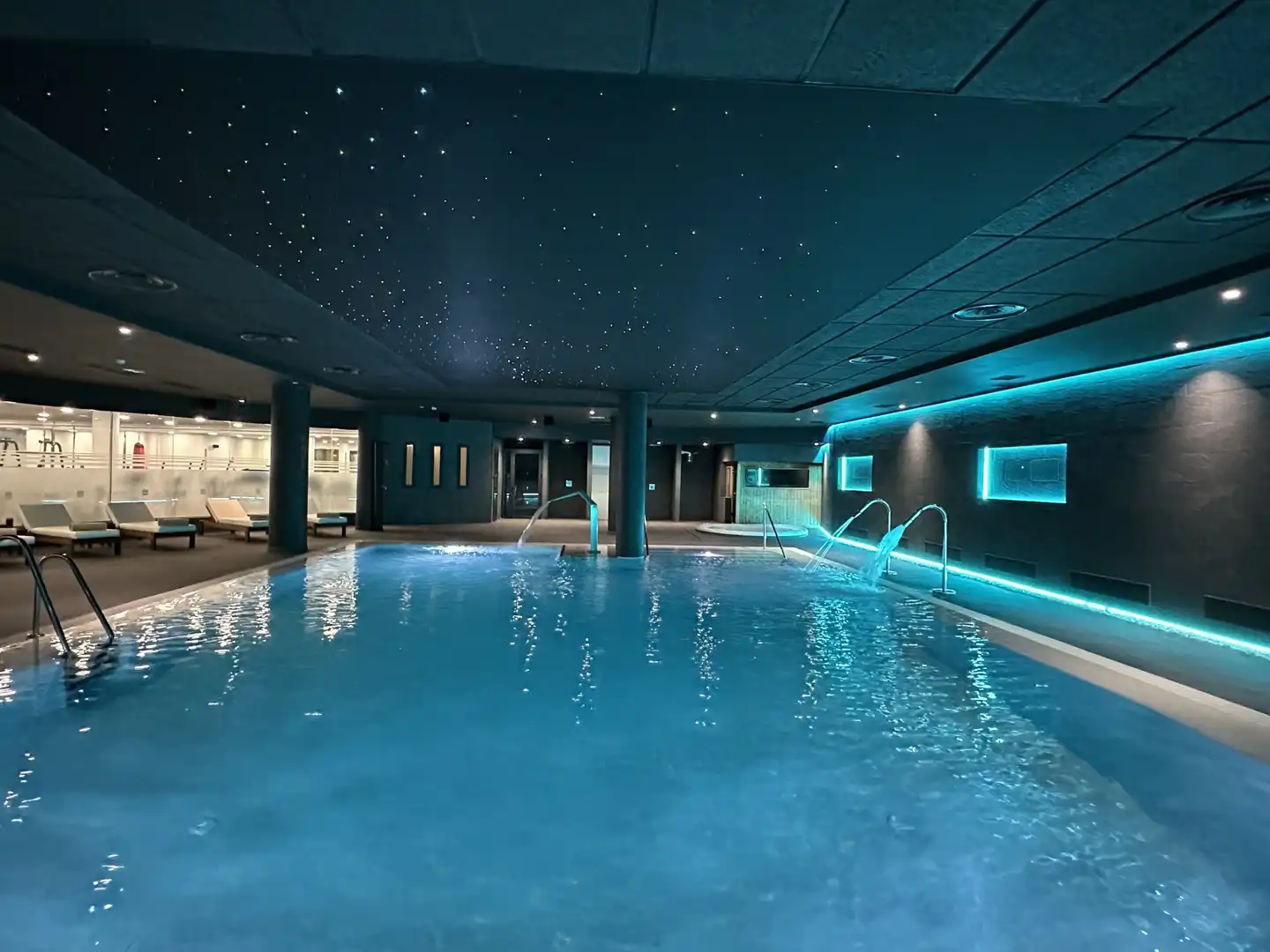 Swimming pool of Apartments for sale in Estepona  with Air Conditioner, Terrace and Swimming Pool
