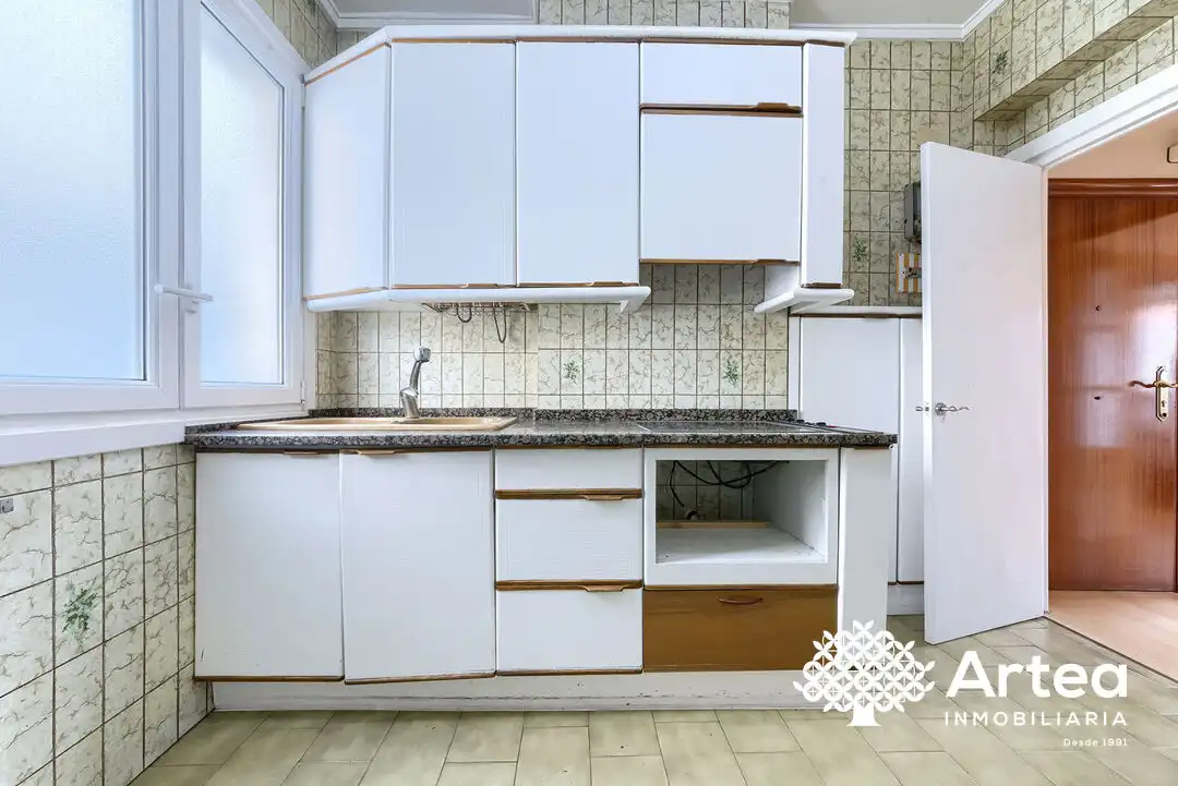 Cuina de Pis en venda en Bilbao  amb Calefacció i Balcó