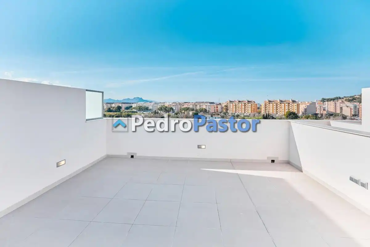 Terrasse von Dachboden zum Verkauf in Dénia mit Klimaanlage, Heizung und Privatgarten