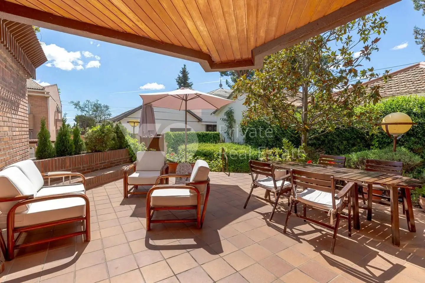 Terraza de Casa adosada en venta en Madrid con Aire acondicionado, Calefacción y Jardín privado