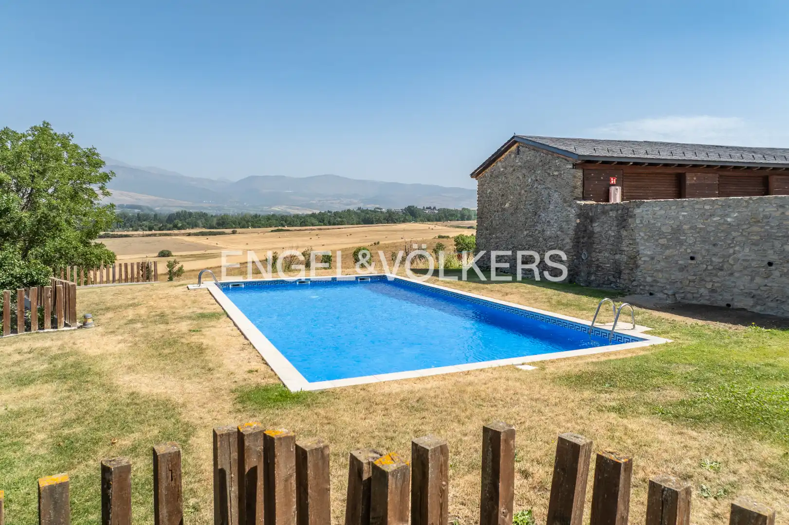 Piscina de Casa adosada en venta en Fontanals de Cerdanya con Calefacción, Parquet y Terraza