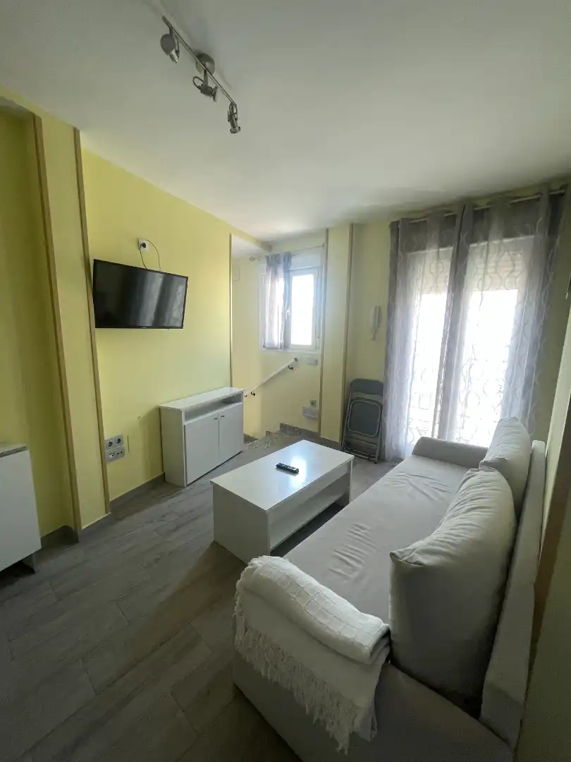 Wohnzimmer von Wohnung zur Miete in Trujillo mit Klimaanlage, Heizung und Abstellraum