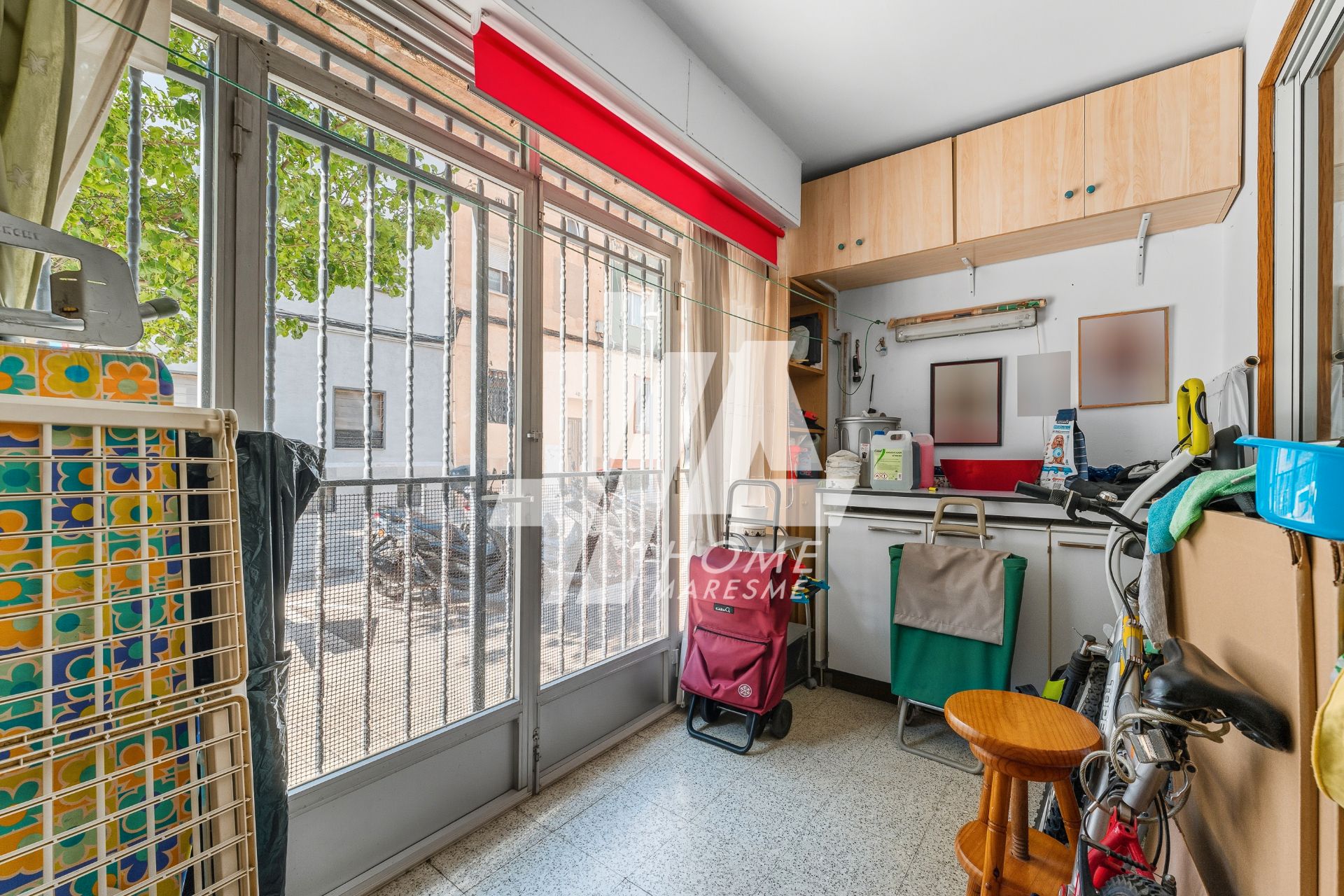 Exterior view of Planta baja for sale in Sant Adrià de Besòs  with Air Conditioner, Heating and Storage room