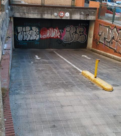 Photo 2 of Garage to rent in Calle de Valmojado, 141, Aluche, Madrid