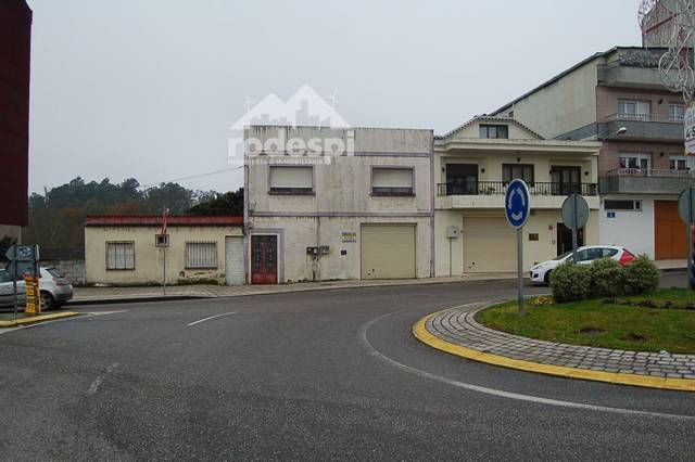 Local comercial en Alquiler en Ponteareas