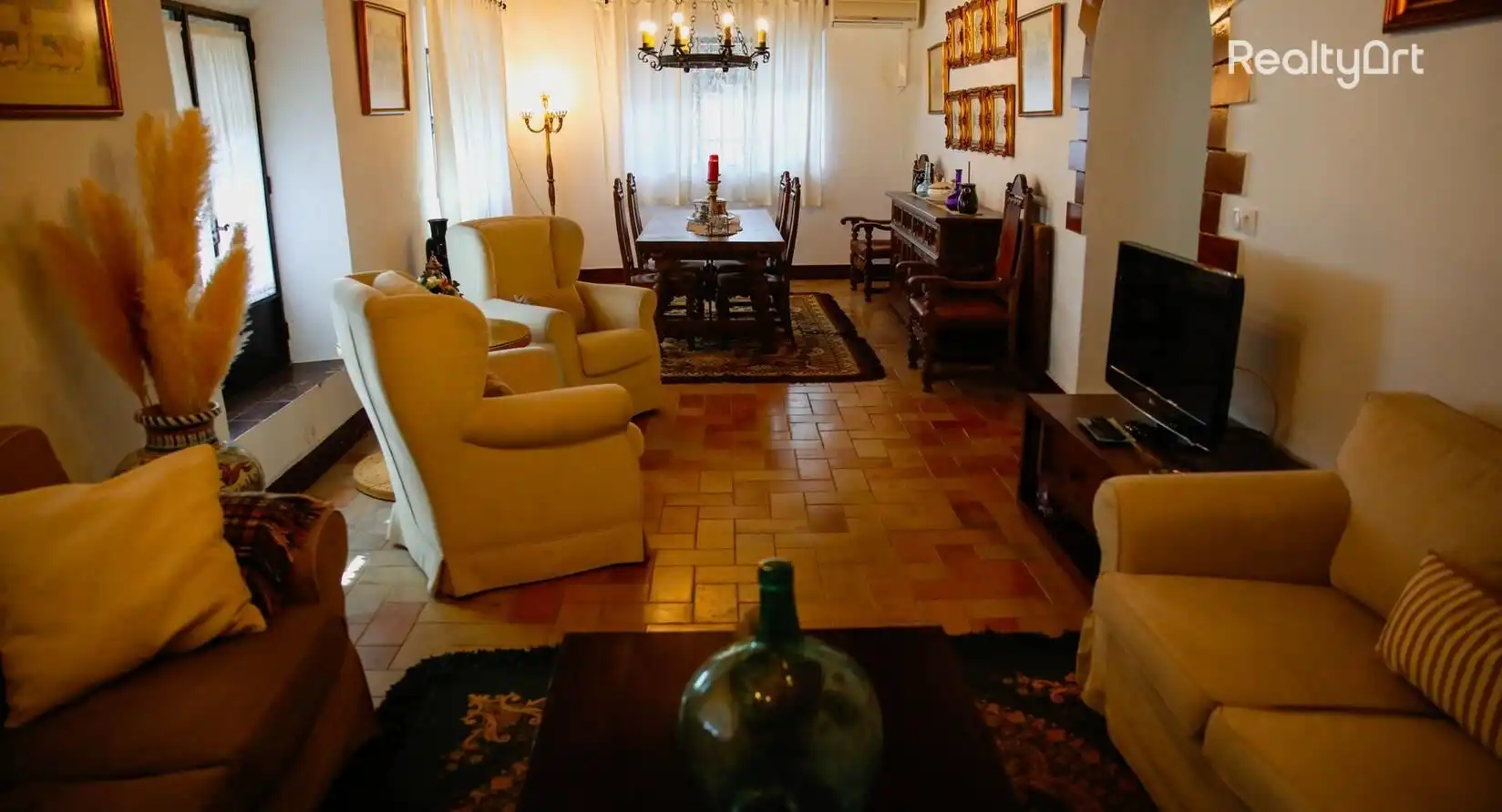 Sala d'estar de Casa o xalet en venda en El Castillo de las Guardas amb Aire condicionat, Calefacció i Jardí privat