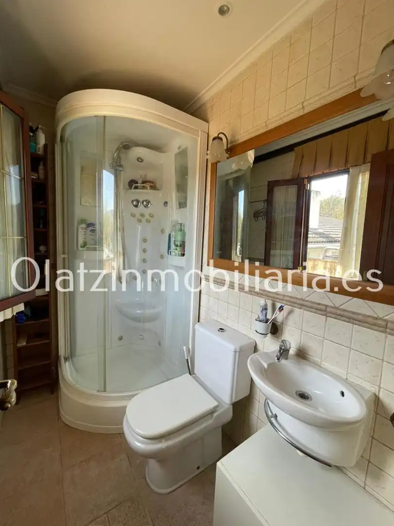 Baño de Casa o chalet en venta en Zalla  con Calefacción, Terraza y Trastero