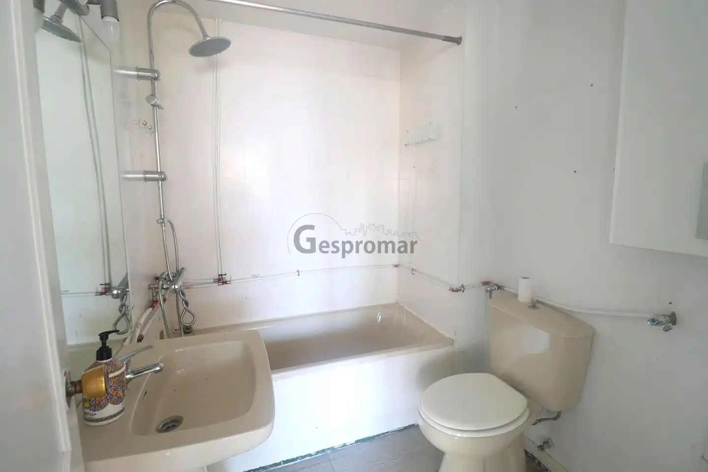 Bany de Apartament en venda en Madrid amb Aire condicionat, Calefacció i Terrassa