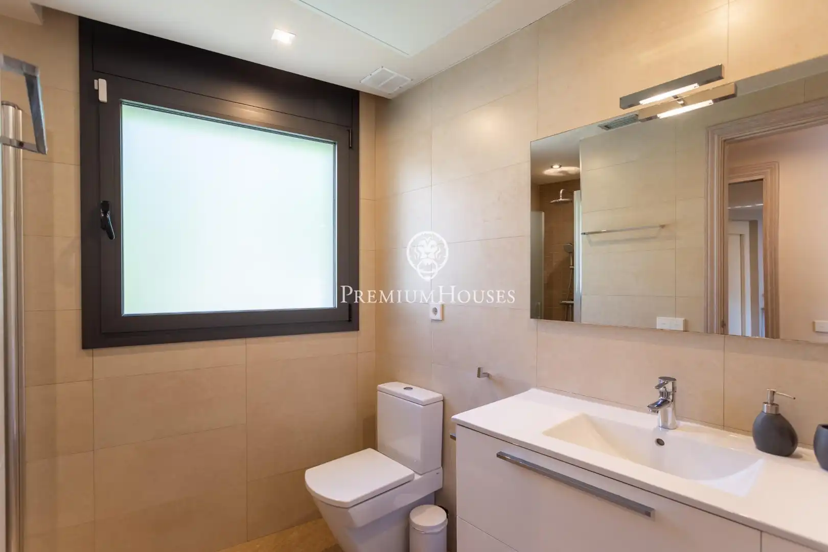 Baño de Casa o chalet en venta en Premià de Dalt con Aire acondicionado, Calefacción y Jardín privado