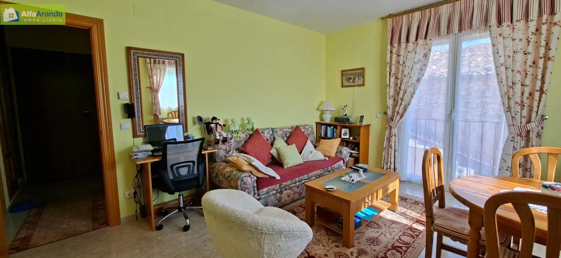 Sala d'estar de Casa o xalet en venda en Fuentenebro amb Calefacció, Jardí privat i Traster